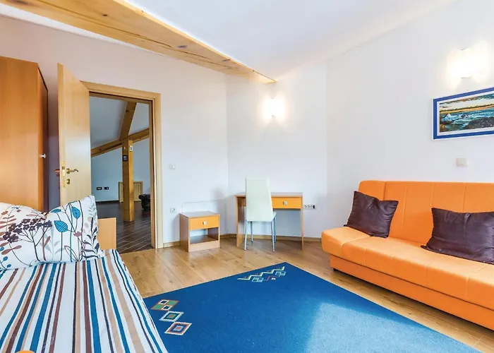 2 Bedroom Cozy In Appartement *