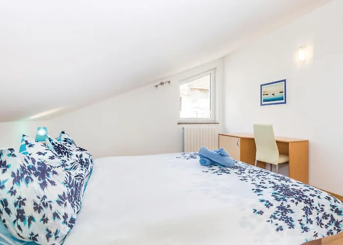 2 Bedroom Cozy In Appartement Ičići