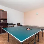 Διαμέρισμα 2 Bedroom Cozy In *