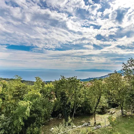 2 Bedroom Cozy In Lejlighed Ičići